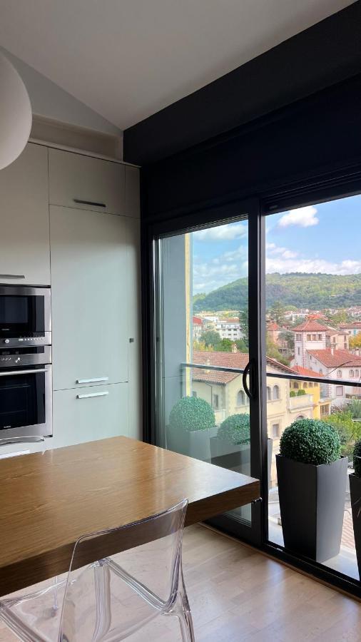 Atico De Diseno Con Terraza En El Centro De Olot 아파트 외부 사진
